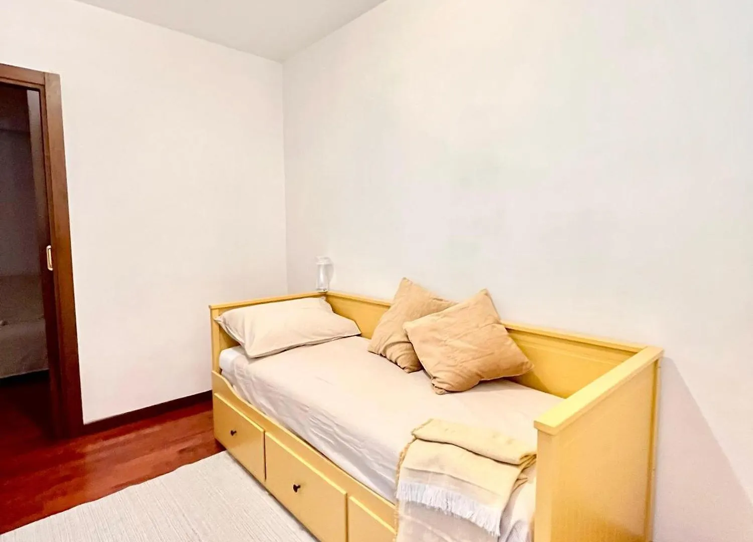 Apartment House In Trastevere Portaportese Rome Italy